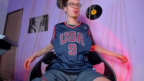 Snapshot of mrshaggy_ chatting on January 21, 4:23 pm Mr Shaggy online show from January 21, 4:23 pm