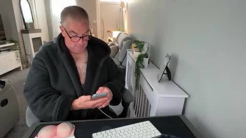 Snapshot of mtb1697 chatting on October 7, 9:46 am mtb1697 online show from October 7, 9:46 am