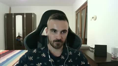 Snapshot of mu5clemania chatting on October 18, 6:24 pm Victor online show from October 18, 6:24 pm