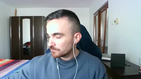 Snapshot of mu5clemania chatting on October 27, 8:05 am Victor online show from October 27, 8:05 am