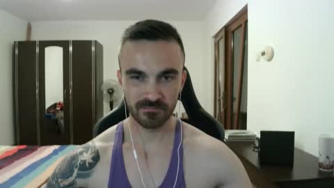 Snapshot of mu5clemania chatting on October 17, 4:44 pm Victor online show from October 17, 4:44 pm