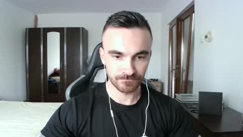 Snapshot of mu5clemania chatting on October 13, 2:45 pm Victor online show from October 13, 2:45 pm