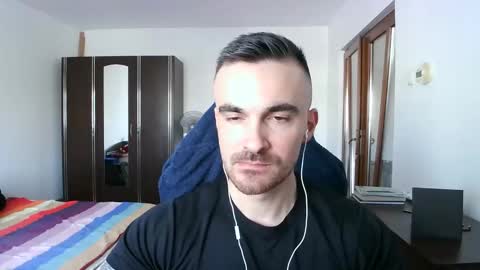 Snapshot of mu5clemania chatting on October 22, 10:52 am Victor online show from October 22, 10:52 am