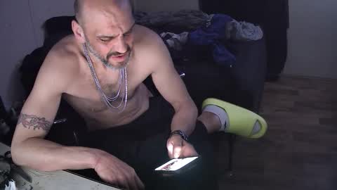 Muffdiver online show from February 19, 11:17 am