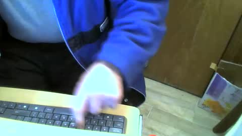 Snapshot of muller520 chatting on January 19, 4:33 am muller520 online show from January 19, 4:33 am