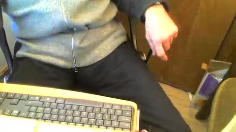 Snapshot of muller520 chatting on March 5, 9:49 am muller520 online show from March 5, 9:49 am