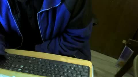 Snapshot of muller520 chatting on December 28, 7:11 pm muller520 online show from December 28, 7:11 pm