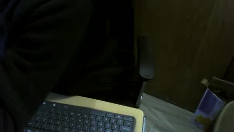 Snapshot of muller520 chatting on December 16, 4:27 pm muller520 online show from December 16, 4:27 pm