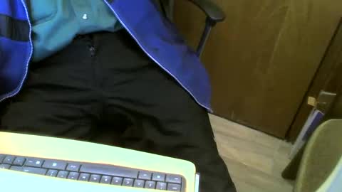 Snapshot of muller520 chatting on February 3, 4:10 pm muller520 online show from February 3, 4:10 pm