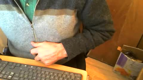 Snapshot of muller520 chatting on December 13, 10:19 am muller520 online show from December 13, 10:19 am