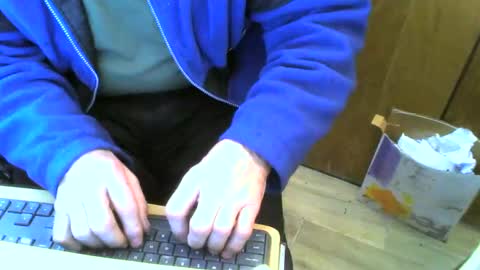 Snapshot of muller520 chatting on February 23, 7:17 am muller520 online show from February 23, 7:17 am