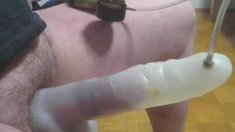 Snapshot of multiplecumandorgasm chatting on January 17, 10:11 am Juicy German Cock online show from January 17, 10:11 am