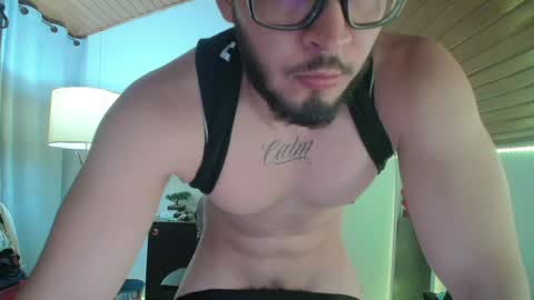 Snapshot of muscle_cock32 chatting on December 27, 7:08 am David Big online show from December 27, 7:08 am