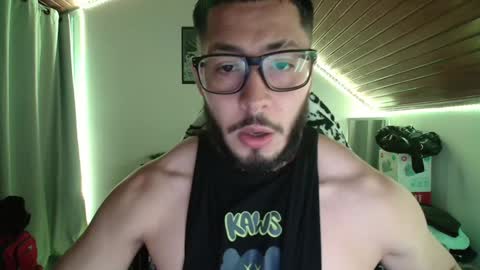 Snapshot of muscle_cock32 chatting on December 3, 10:04 am David Big online show from December 3, 10:04 am