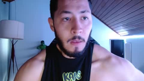 Snapshot of muscle_cock32 chatting on February 18, 11:55 am David Big online show from February 18, 11:55 am