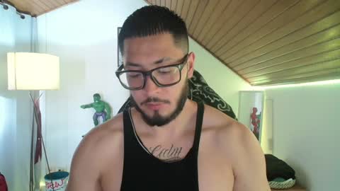 Snapshot of muscle_cock32 chatting on January 9, 3:55 pm David Big online show from January 9, 3:55 pm
