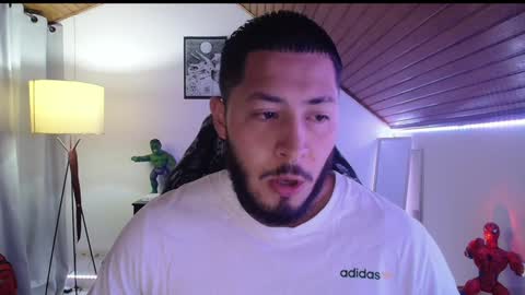 Snapshot of muscle_cock32 chatting on February 1, 9:54 am David Big online show from February 1, 9:54 am