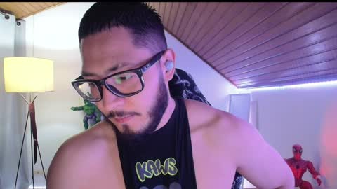Snapshot of muscle_cock32 chatting on January 31, 11:13 am David Big online show from January 31, 11:13 am