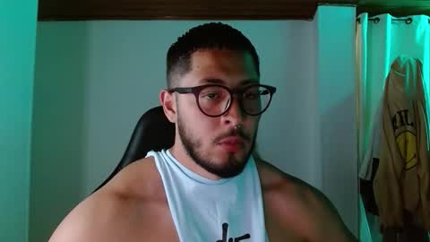 Snapshot of muscle_cock32 chatting on September 17, 6:42 pm David Big online show from September 17, 6:42 pm