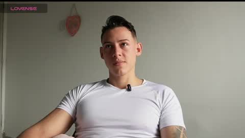 muscle_king_cum online show from June 18, 1:38 pm