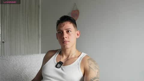 muscle_king_cum online show from June 22, 2:32 pm