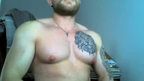 muscleartist731586 online show from October 13, 2:45 pm