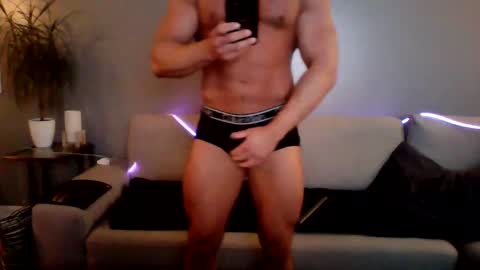 musclebigdd online show from March 1, 3:32 am