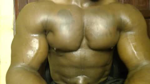 Snapshot of musclegodsammy23 chatting on September 11, 11:59 pm musclegod23 online show from September 11, 11:59 pm