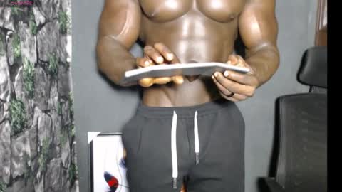 Snapshot of musclegodsammy23 chatting on January 21, 11:24 pm musclegod23 online show from January 21, 11:24 pm