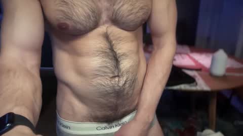 Snapshot of musclehair3 chatting on January 4, 8:27 pm musclehair3 online show from January 4, 8:27 pm