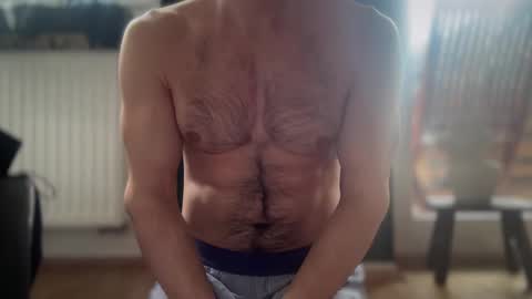 Snapshot of musclehair3 chatting on February 12, 8:38 am musclehair3 online show from February 12, 8:38 am