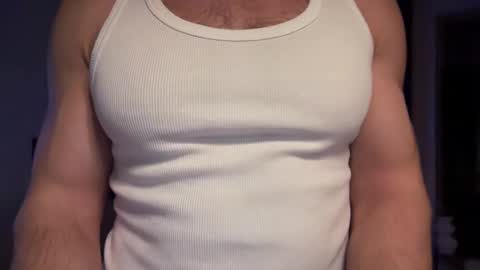 Snapshot of musclehair3 chatting on December 3, 8:06 pm musclehair3 online show from December 3, 8:06 pm