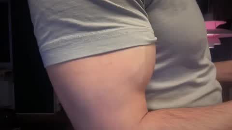 Snapshot of musclehair3 chatting on February 16, 8:44 pm musclehair3 online show from February 16, 8:44 pm
