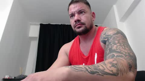 Snapshot of musclemonster31 chatting on December 27, 2:47 am MuscleMonster31 online show from December 27, 2:47 am