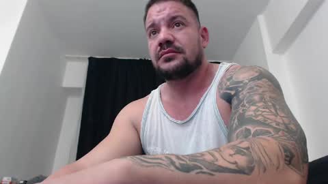 Snapshot of musclemonster31 chatting on December 29, 1:56 am MuscleMonster31 online show from December 29, 1:56 am
