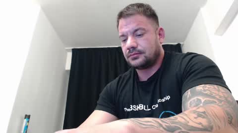 Snapshot of musclemonster31 chatting on December 6, 4:28 pm MuscleMonster31 online show from December 6, 4:28 pm