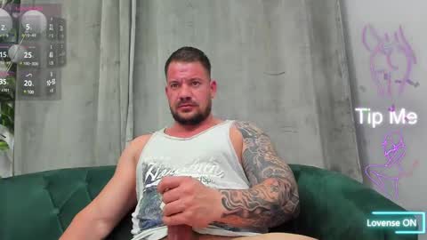 Snapshot of musclemonster31 chatting on March 9, 10:52 pm MuscleMonster31 online show from March 9, 10:52 pm