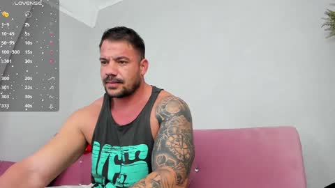 Snapshot of musclemonster31 chatting on December 8, 7:43 pm MuscleMonster31 online show from December 8, 7:43 pm