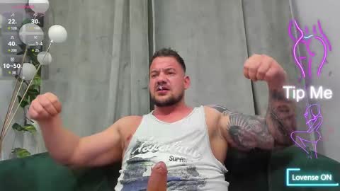 Snapshot of musclemonster31 chatting on March 5, 10:33 pm MuscleMonster31 online show from March 5, 10:33 pm