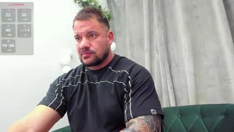Snapshot of musclemonster31 chatting on February 24, 5:43 am MuscleMonster31 online show from February 24, 5:43 am