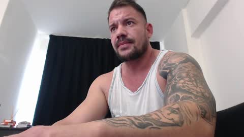 Snapshot of musclemonster31 chatting on December 17, 9:50 am MuscleMonster31 online show from December 17, 9:50 am