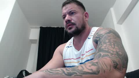Snapshot of musclemonster31 chatting on January 1, 1:37 am MuscleMonster31 online show from January 1, 1:37 am