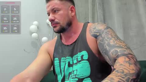 Snapshot of musclemonster31 chatting on February 25, 7:09 am MuscleMonster31 online show from February 25, 7:09 am