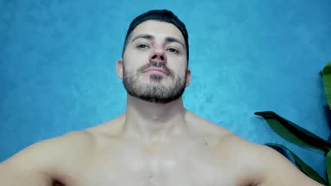 Snapshot of muscularmaster chatting on January 2, 10:44 pm muscularmaster onlyfans online show from January 2, 10:44 pm