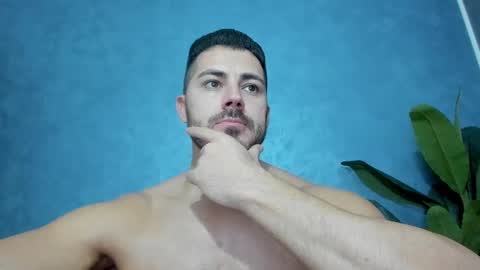 Snapshot of muscularmaster chatting on December 5, 10:23 pm muscularmaster onlyfans online show from December 5, 10:23 pm