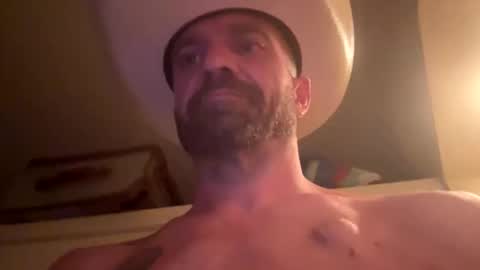 Snapshot of musks_wheels1b chatting on October 14, 1:45 am Cowboy online show from October 14, 1:45 am