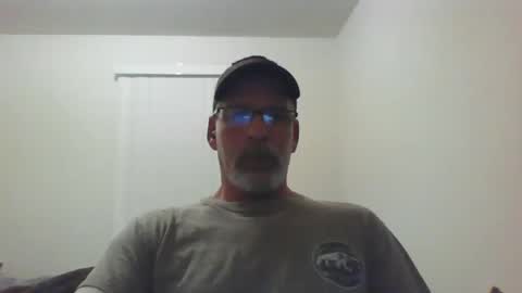 Snapshot of mustang_daddy chatting on September 13, 12:28 pm 307MountainMan online show from September 13, 12:28 pm