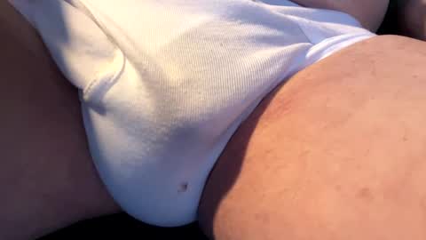 Snapshot of mutualjerk chatting on January 20, 4:01 pm bighead mature oldcock love hairy pussy C2C married..hairy women more than welcome. Tips not required but appreciated online show from January 20, 4:01 pm