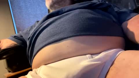 Snapshot of mutualjerk chatting on December 24, 3:47 pm bighead mature oldcock love hairy pussy C2C married..hairy women more than welcome. Tips not required but appreciated online show from December 24, 3:47 pm