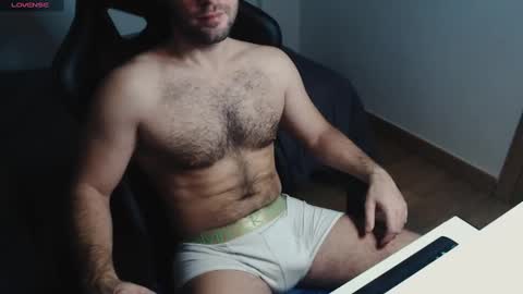 Snapshot of myhairymacho chatting on March 1, 1:43 am Juan OF myhairymacho online show from March 1, 1:43 am